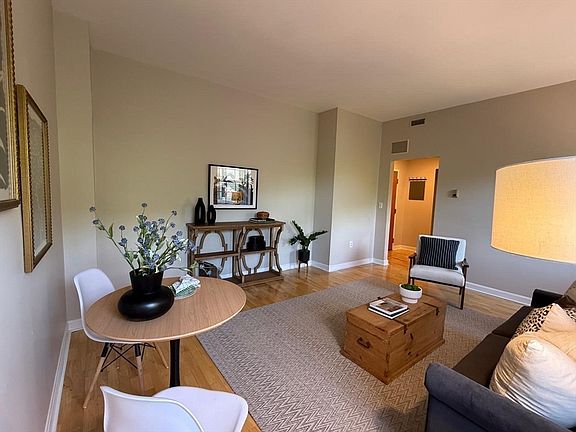 5th image of 60 Glen Rd #306