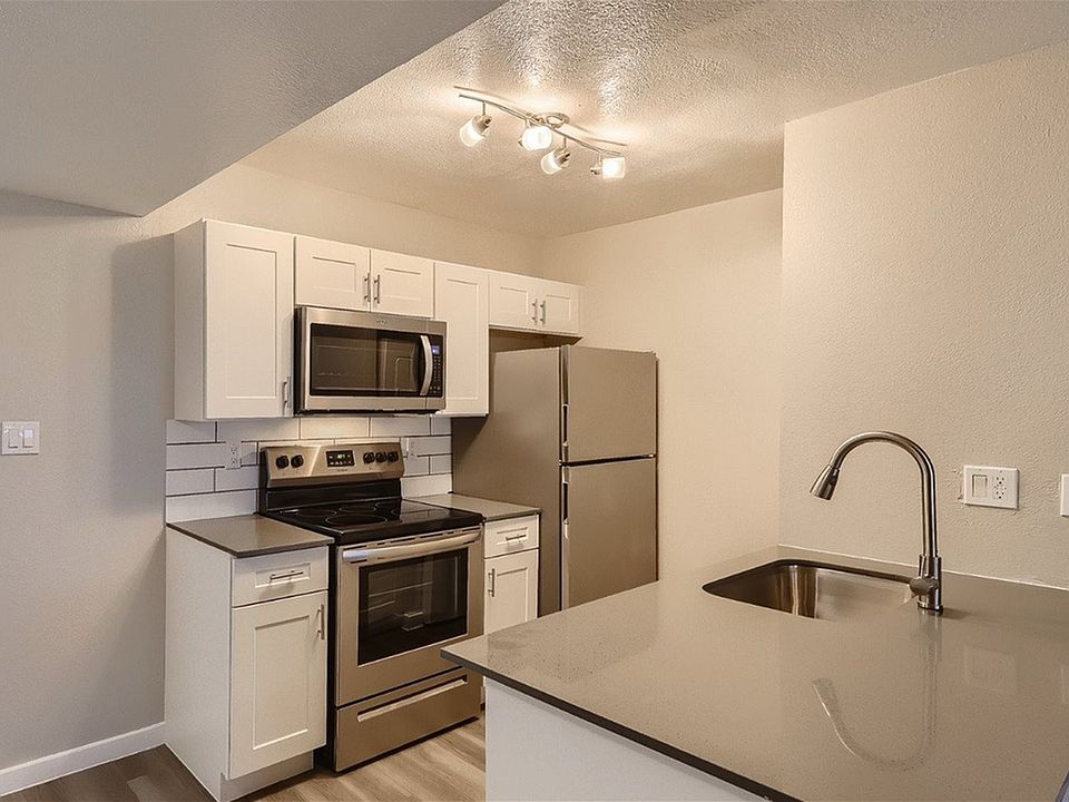 5920 W Laurie Ln Glendale AZ - Web Quality - 004 - 07 A1 110 Kitchen Large