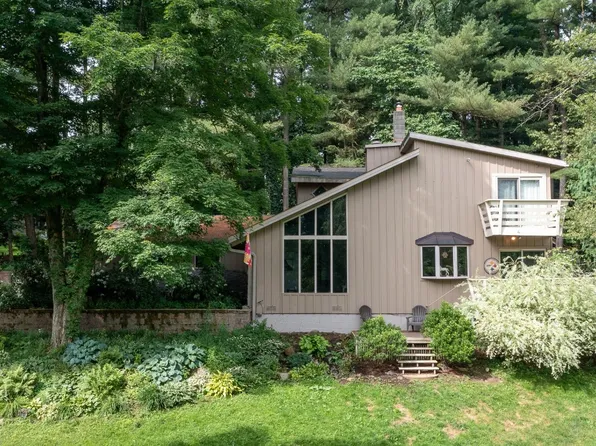 202 N Skytop Rd, Edinboro, PA 16412