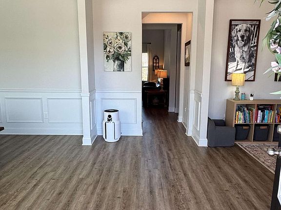 3rd image of 77 Wentworth Cir