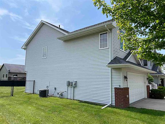 3rd image of 1523 Alder Dr