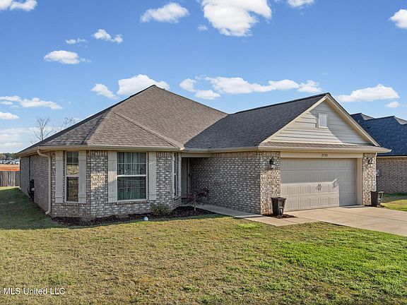 3rd image of 2520 Rutherford Dr