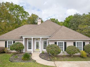 932 Handsboro Pl, Gulfport, MS 39507