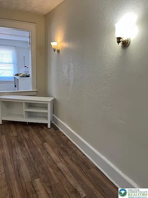 2 bed, 1.0 bath, 800 sqft, $1,600 — Photo 4