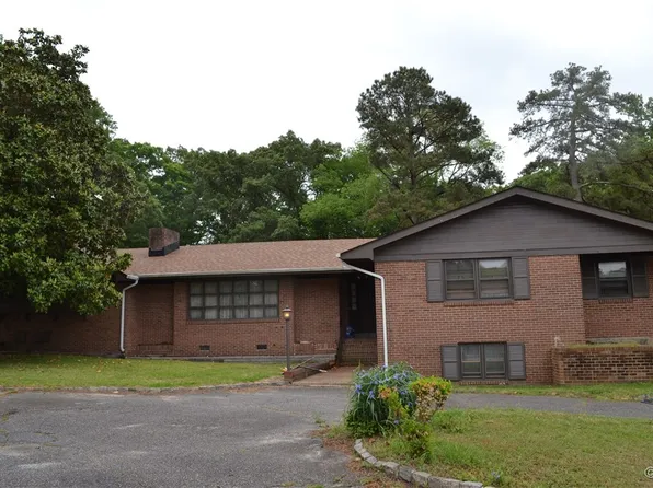 5109 W 100th Rd, Chester, VA 23831