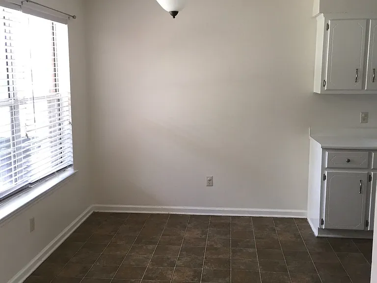 166 NE Jamey Ln — Photo 12