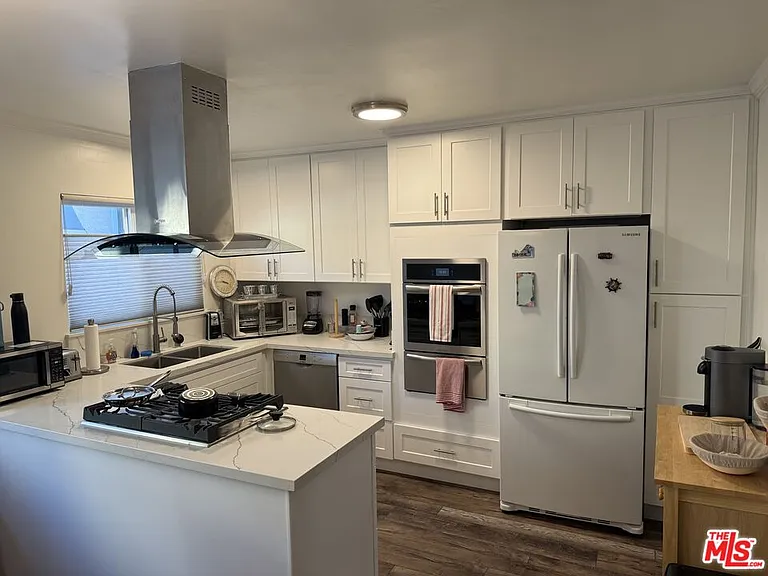 15457 Moorpark St #6 — Photo 12