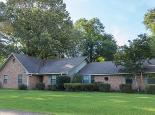 6 Madison Rdg, Hattiesburg, MS 39402