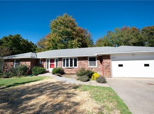 4927 Delevan Dr, Lyndhurst, OH 44124