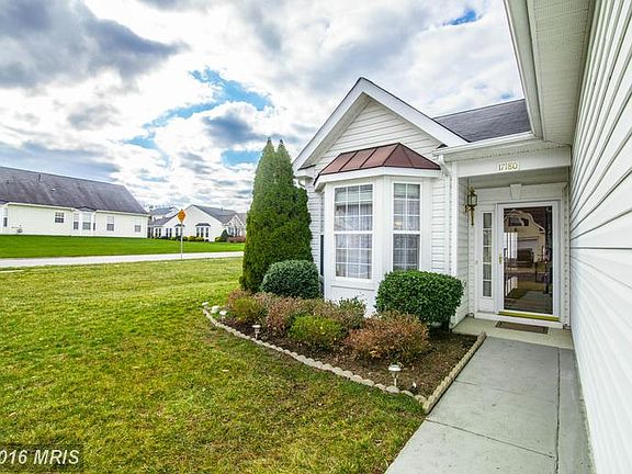 4th image of 17180 Four Seasons Dr