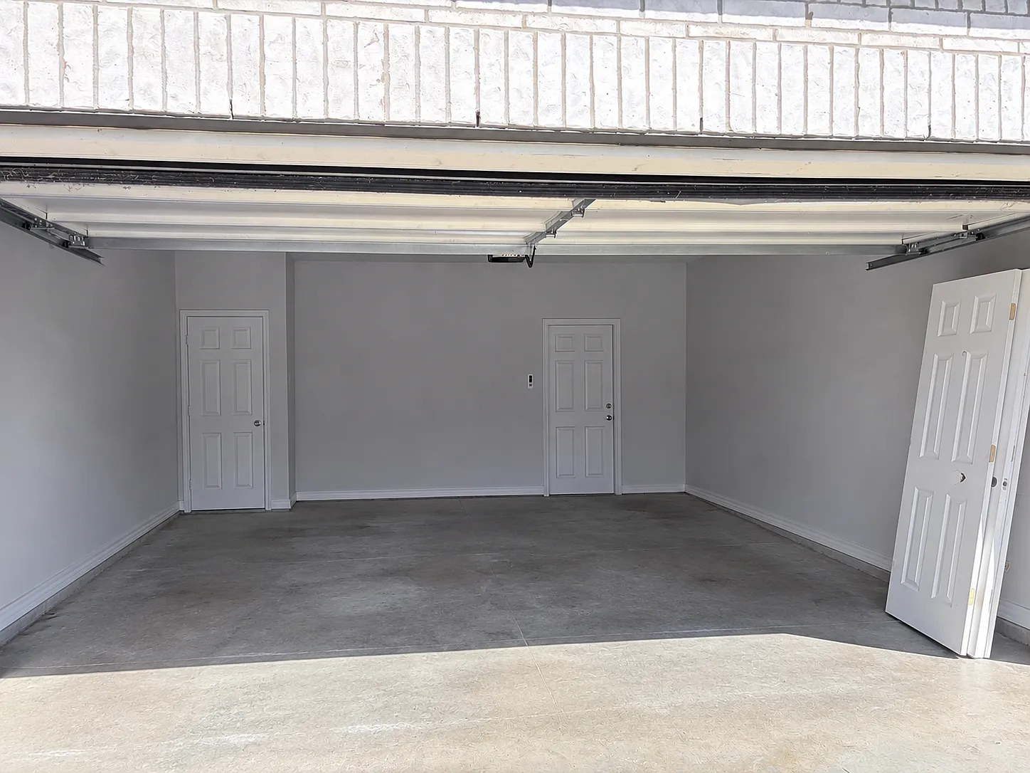 5 bed, 2.5 bath, 2644 sqft, $2,795 — Photo 3