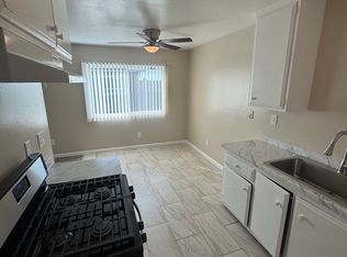 2841 W Ball Rd APT 12, Anaheim, CA 92804