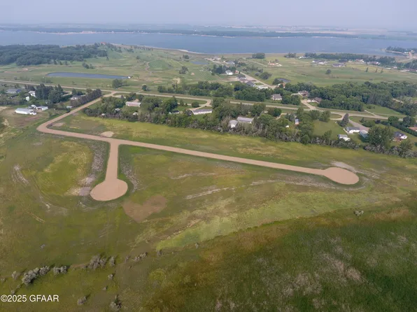 2 Augusta Ave, Devils Lake, ND 58301