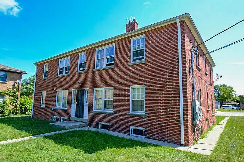 6069 W. Appleton Ave. (4 Unit) — Photo 1
