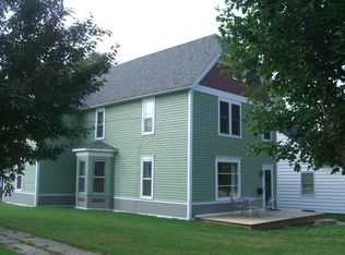 310 E 3rd St, Morris, MN 56267