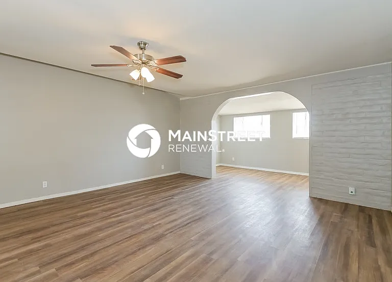 3764 E 27th Pl — Photo 5