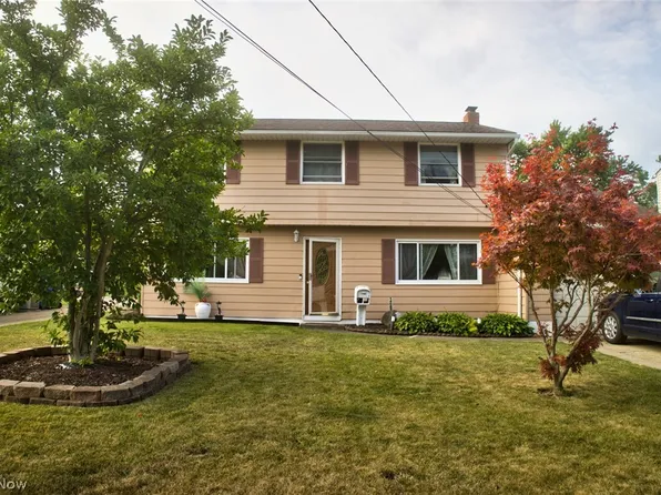 14065 Heatherwood Dr, Brookpark, OH 44142