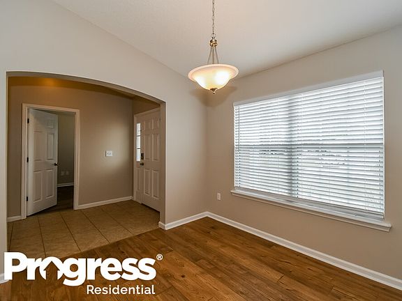 5th image of 2744 Cross Creek Dr