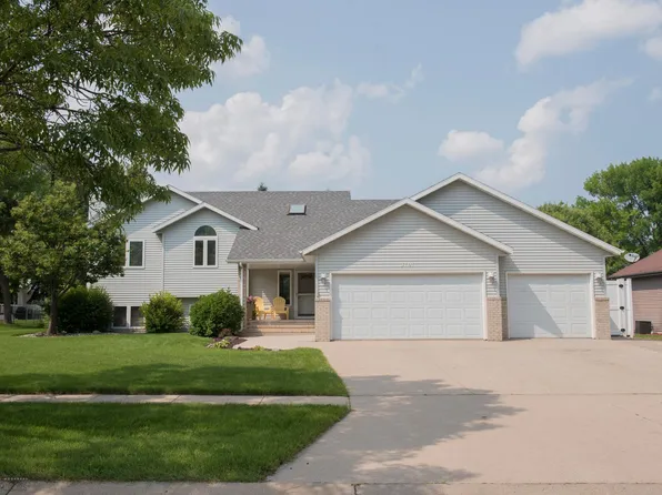 3101 38 1/2 Ave S, Fargo, ND 58104