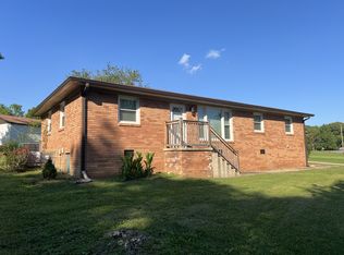 140 Valley Rd, Mc Ewen, TN 37101