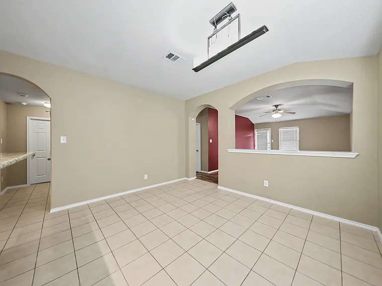 4907 Bayer Hollow Dr — Photo 7