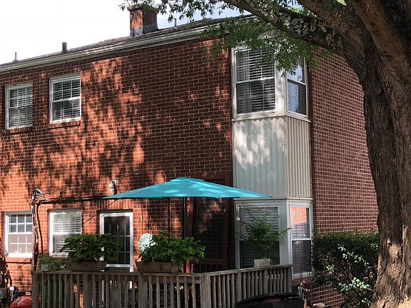 3rd image of 100 Lewis Dr Unit 16A