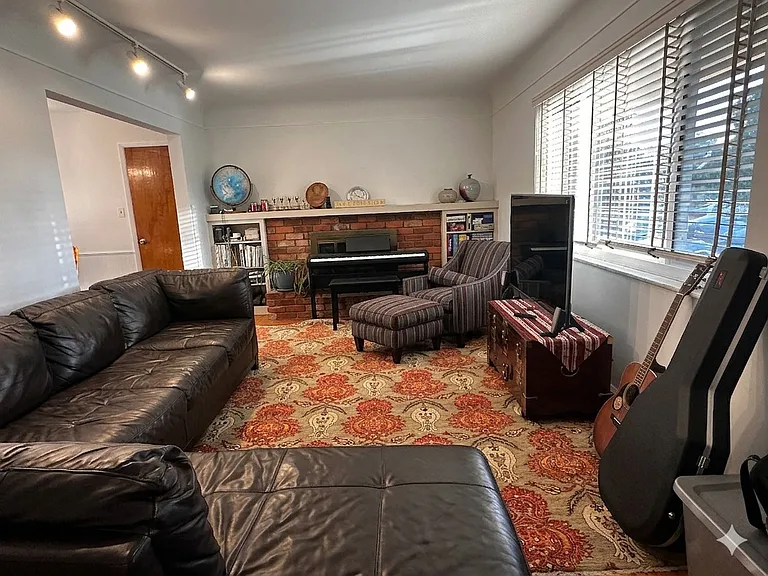 9488 Conklin Ave — Photo 23