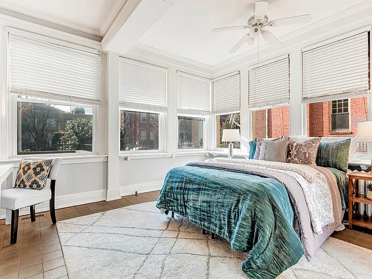 1208 W Franklin St #B — Photo 14