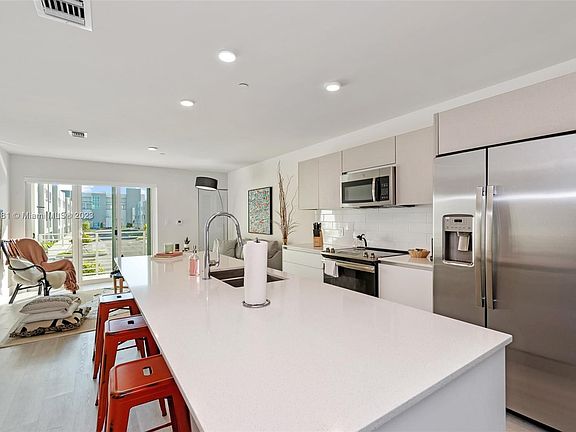 2nd image of 2535 NE 193rd St #3202