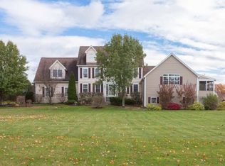 18 Union Rd, Stratham, NH 03885