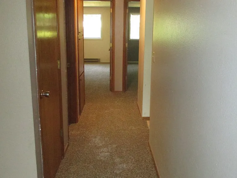 Nice Two Bedroom with Fireplace — Photo 5