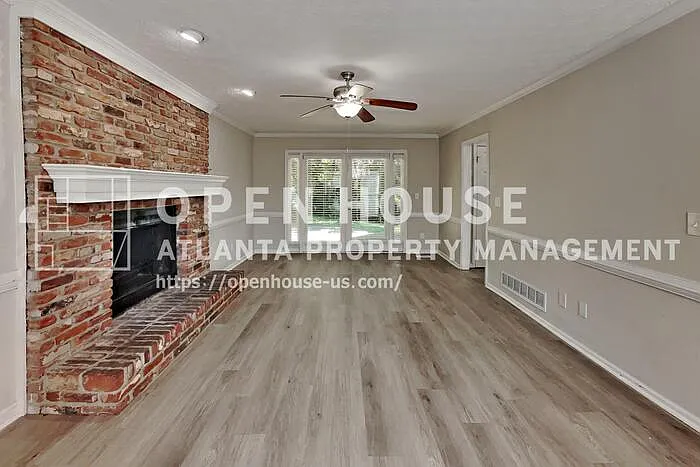 3 bed, 2.5 bath, 1624 sqft, $2,000 — Photo 3