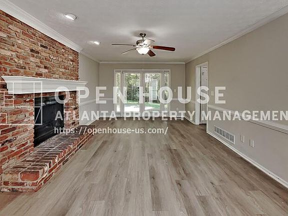 3rd image of 3867 Buckland Dr SW