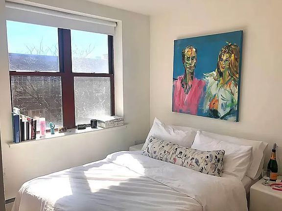 5th image of 190 E 7th St APT 302