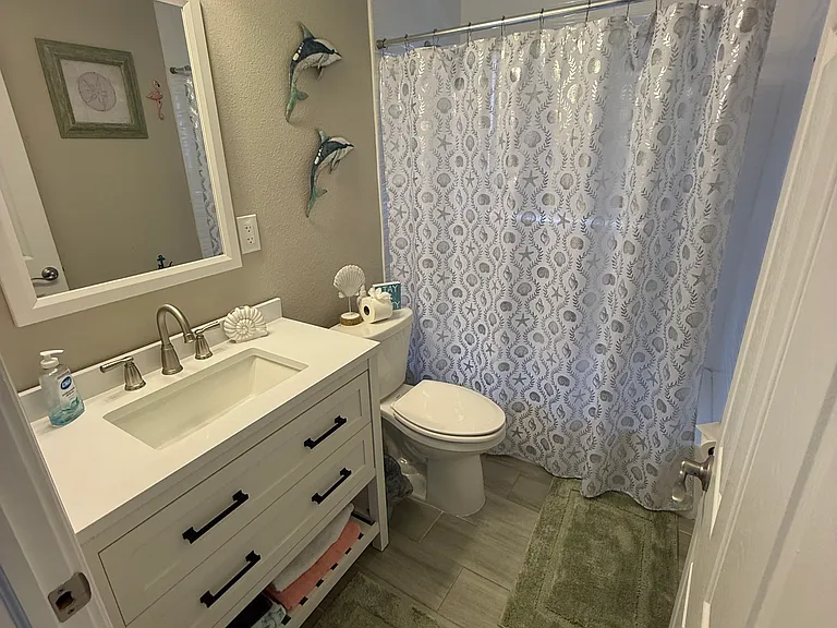 1160 Andrews St — Photo 4