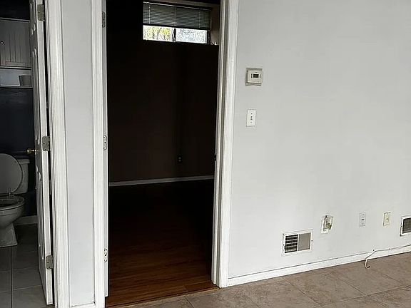 5th image of 27 Delia Ct