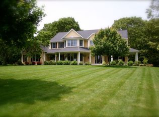 218 Finch Ln, North Kingstown, RI 02852