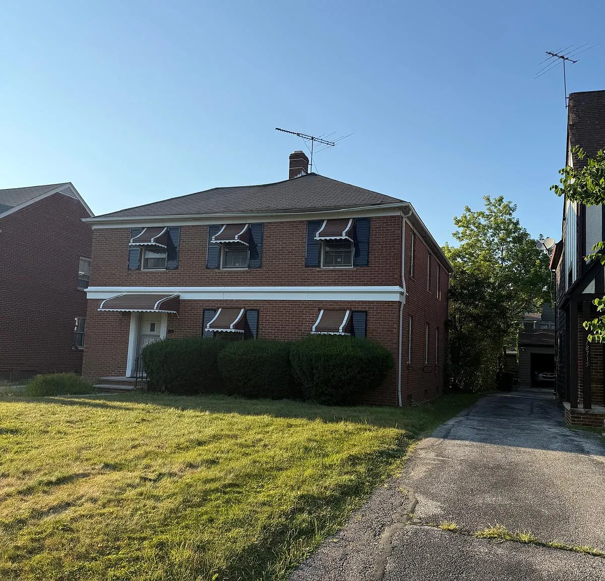 18709 Chagrin Blvd — Photo 1