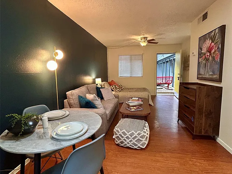 4209 Avenue B #209 — Photo 6