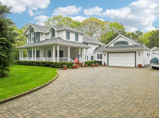 98 Beach Rd, Westhampton Beach, NY 11978