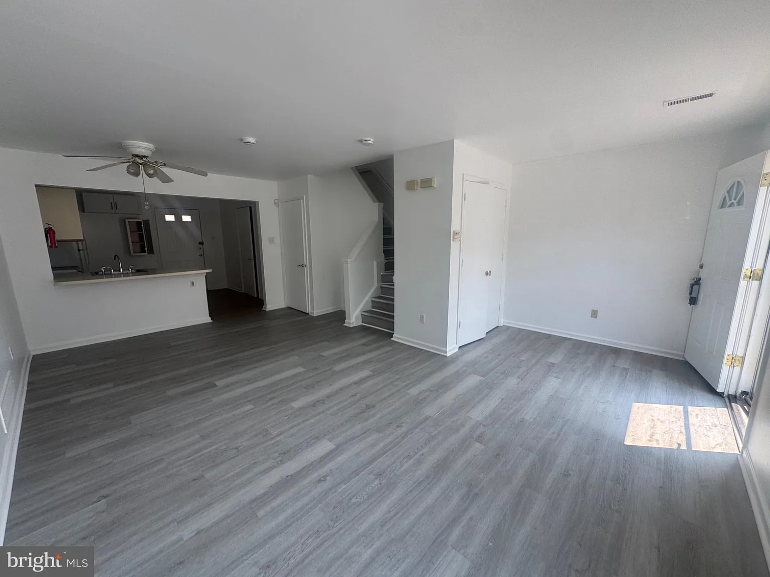 3 bed, 1.5 bath, 1150 sqft, $1,750 — Photo 3