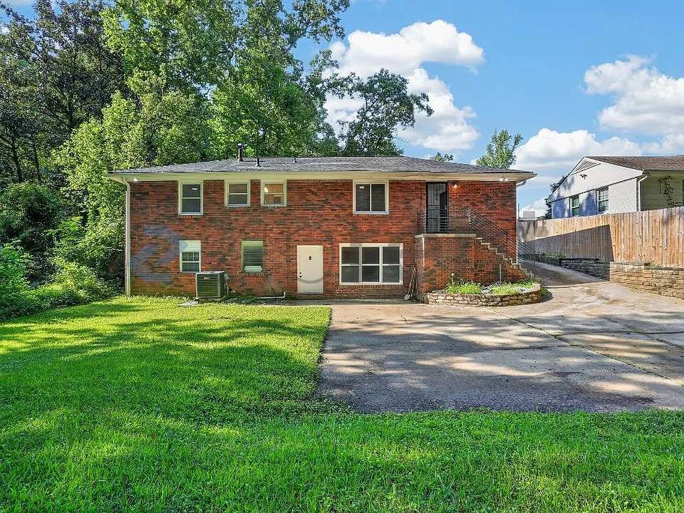 2915 Cascade Rd SW