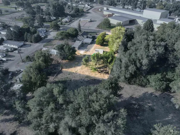 510 Baggins Ln, Homedale, ID 83628