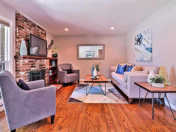 4th image of 1510 Santa Monica Ave
