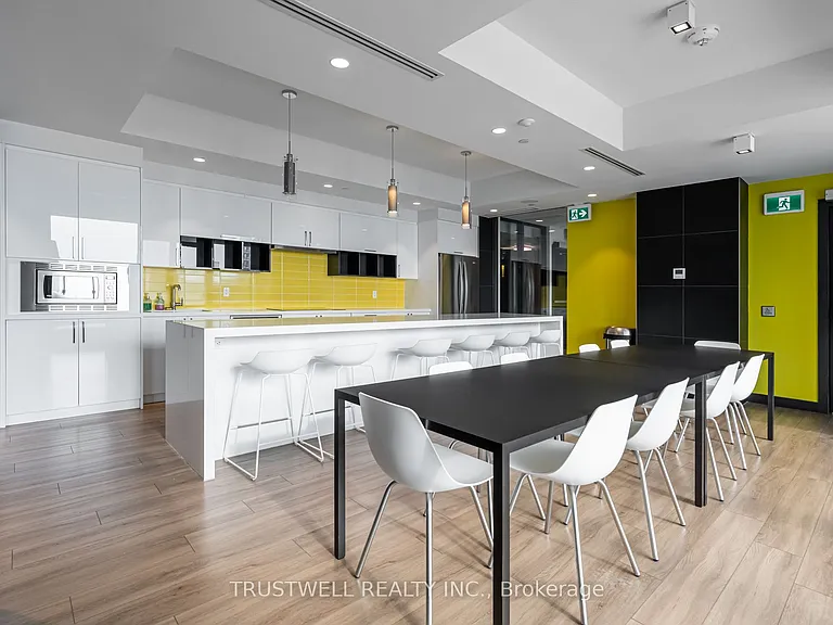158 Front St E #1004 — Photo 27