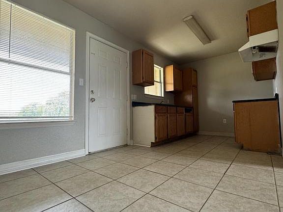 3rd image of 200 West Ave #F-4