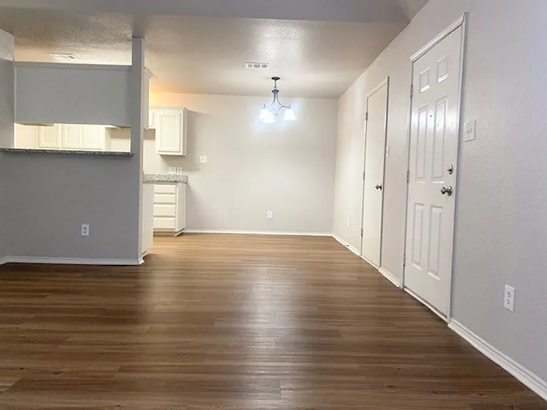 305 Schumacher Dr — Photo 5