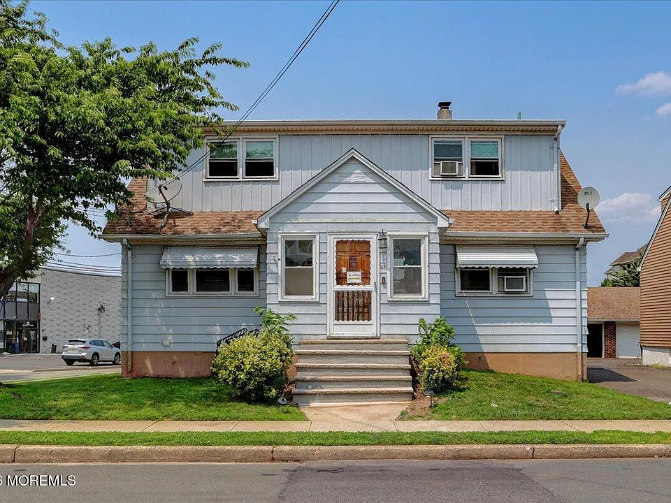 52 Saint Ann St #2