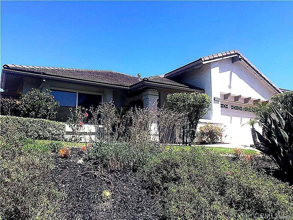 1st image of 28222 Bedford Dr