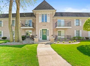 2720 Georgetowne Dr UNIT A-2, Highland, IN 46322